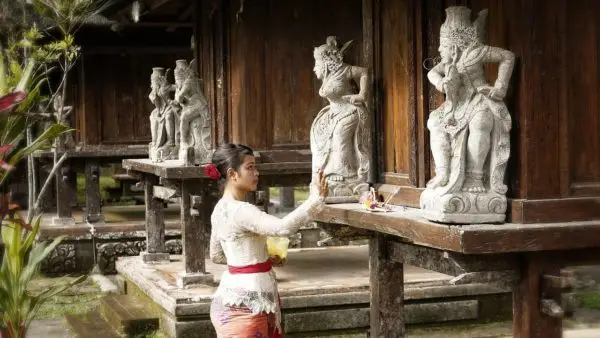 indonesia, bali, woman-570661.jpg